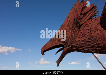 Fliegender Vogel Stahl Skulptur in Galleta Meadows in den Borrego Springs, CA Stockfoto