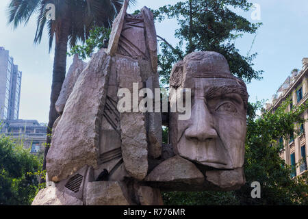 Denkmal für die Ureinwohner, erstellt von E. Villalonos, Plaza de Armas, Santiago, Chile Stockfoto