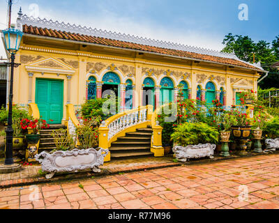 Im französischen Kolonialstil Haus in Binh Thuy Dorf, Can Tho, Vietnam Stockfoto