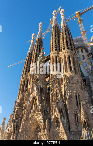 Barcelona, Spanien - 26. März 2018: La Sagrada Familia - die imposante Kathedrale von Gaudí entworfen, die sich seit dem 19. März 1882 und Nr. Stockfoto