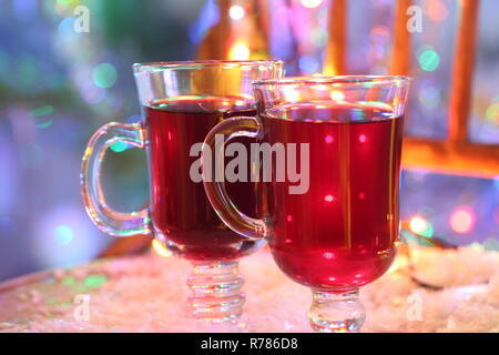 Glühwein - ein Getränk mit rotem Wein gemacht Stockfoto