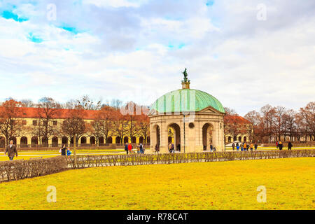 München, Deutschland - Dezember 26, 2016: Der Hofgarten Hofgarten und Tempel der Diana im Zentrum von München, Deutschland Stockfoto