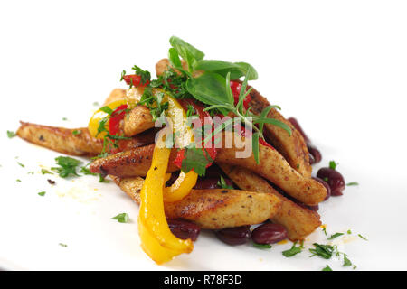 gebackenes Huhn mit Kartoffeln und Blatt Lorbeer Pilz Stockfoto