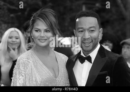 LONDON - 05.September 2018: Chrissy Teigen und John Legend die GQ Männer des Jahres Auszeichnungen in der Tate Modern teilnehmen Stockfoto