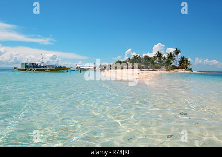 Bangca, traditionelle philippinische Outrigger Kanu, Malapascua Island, Bohol, Philippinen Stockfoto