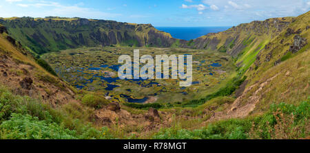 Vulkan Rano Kau Krater und Feuchtgebiete, Honga Roa, UNESCO-Weltkulturerbe, Rapa Nui National Park, Easter Island, Chile Stockfoto