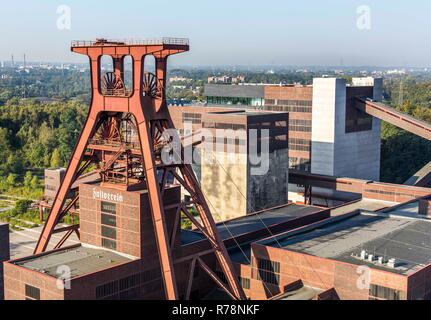 UNESCO-Weltkulturerbe Zeche Zollverein Kohlenwäsche mit dem Ruhr Museum, mit doppelter Wicklung Turm, Welle 12, Essen Stockfoto