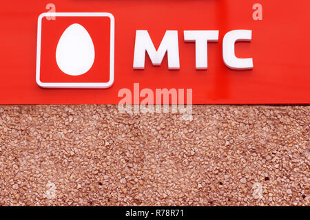 Zeichen MTS auf der Straße in Berezniki, Russland, am 19. April 2018 Stockfoto