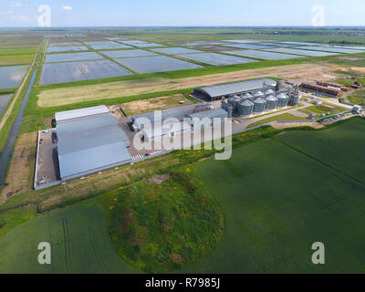 Anlage zur Trocknung und Lagerung von Getreide. Ansicht von oben. Getreide Terminal. Stockfoto