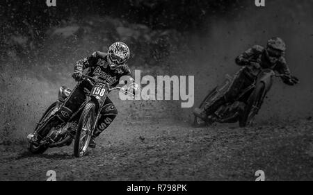 Motorradfahrer konkurrieren auf Gras track Motorrad Racing bei Gawsworth, Cheshire Stockfoto