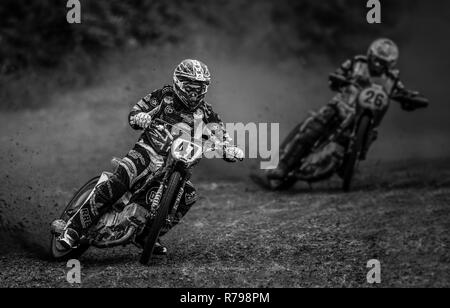 Motorradfahrer konkurrieren auf Gras track Motorrad Racing bei Gawsworth, Cheshire Stockfoto