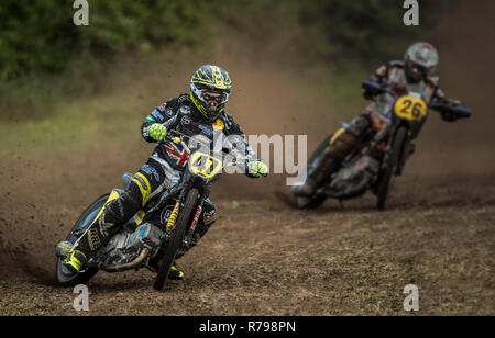 Motorradfahrer konkurrieren auf Gras track Motorrad Racing bei Gawsworth, Cheshire Stockfoto