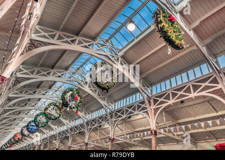 Die historische Pannier Market in Barnstaple hat weitgehend unverändert Seit über 150 Jahren geblieben. Herstellung wurde traditionell von den in wicker Bas gebracht Stockfoto