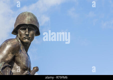 Soldat Statue am Queeen Victoria Memorial vor dem Buckingham Palace in London, Großbritannien Stockfoto