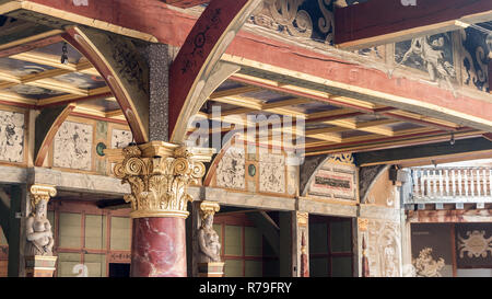 LONDON, UK - Oktober, 13, 2014: in der berühmten alten Shakespeare's Globe Theatre in London. Stockfoto