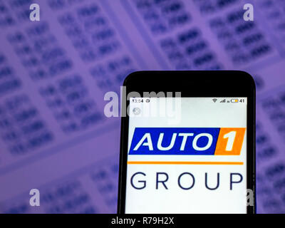 AUTO 1 der Gruppe Europas führender Auto Handelsplattform. Logo auf dem Smartphone angezeigt. Stockfoto