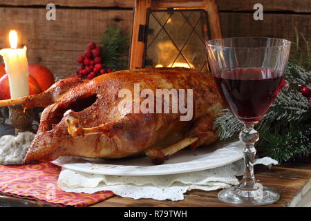 Gebratene Gans auf dem Weihnachten Tabelle Stockfoto