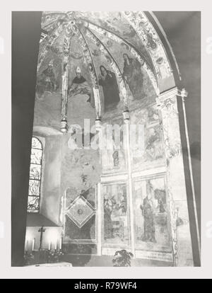 Latium Rieti Rieti S. Agostino, dies ist mein Italien, die italienische Land der visuellen Geschichte, mittelalterliche Architektur, Skulptur, Malerei. Die Kirche stammt aus dem 13. Jahrhundert, und noch immer besitzt zwei gotische Portale. Das Hauptportal, des 14. Jahrhunderts, enthält ein Halbkreisförmiger Tympanon, innerhalb dessen ist ein Fresko der Madonna mit Kind S. Augustinus und S. Nikolaus von Bari, eine Arbeit von der Sienesischen Schule von 1354. Oberhalb der Lünette in der Giebel ist ein Relief des Lamm Gottes. Die anderen mittelalterlichen Portal auf einem Der querschiff Arms ist weniger aufwändig als das Hauptportal, bestehend aus Doppel-Arcade Stockfoto