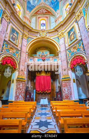 MDINA, MALTA - 14. Juni 2018: Die Rückseite der Gebetsraum der Verkündigungskirche mit kleinen Orgel auf dem Balkon, am 14. Juni in Mdina. Stockfoto