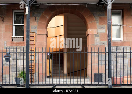 Landung und Treppenhaus in einem traditionellen walisischen cottage
