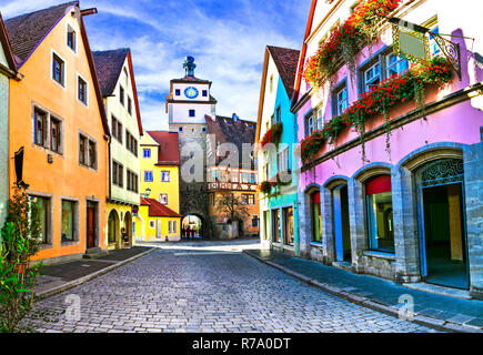 Traditionelle bunte Häuser in Rothenburg o.d. Tauber, Bayern, Deutschland. Stockfoto