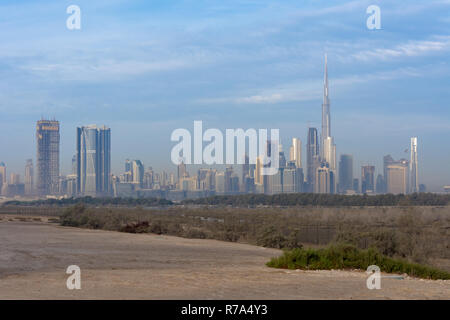 Dubai, Vereinigte Arabische Emirate Skyline vom Ras Al Khor Feuchtgebiet Stockfoto