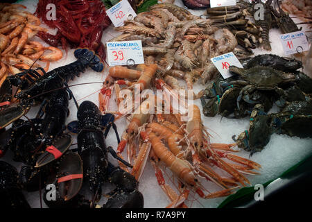 Meeresfrüchte auf Verkauf im Verkauf bei Mercat de la Boqueria Stockfoto