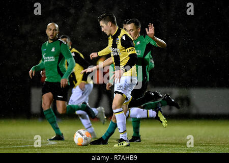 Arnheim, 08-12-2018, Papendal, Saison 2018 / 2019, Niederländische Tweede Divisie, Jong Vitesse Spieler Jesse Schuurman während des Spiels Jong Vitesse - Scheveningen 2-1 Stockfoto