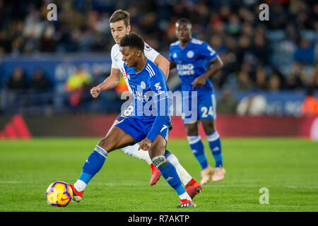 Leicester, Großbritannien. 8. Dez 2018. Demarai Grau von Leicester City in der Premier League Match zwischen Leicester City und Tottenham Hotspur für die King Power Stadion, Leicester, England am 8. Dezember 2018. Foto von Matthew Buchan. Nur die redaktionelle Nutzung, eine Lizenz für die gewerbliche Nutzung erforderlich. Keine Verwendung in Wetten, Spiele oder einer einzelnen Verein/Liga/player Publikationen. Credit: UK Sport Pics Ltd/Alamy leben Nachrichten Stockfoto