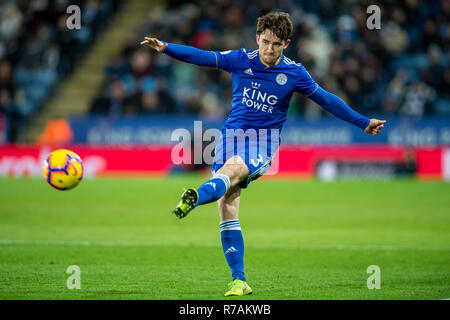 Leicester, Großbritannien. 8. Dez 2018. Ben Chilwell von Leicester City während der Premier League Match zwischen Leicester City und Tottenham Hotspur für die King Power Stadion, Leicester, England am 8. Dezember 2018. Foto von Matthew Buchan. Nur die redaktionelle Nutzung, eine Lizenz für die gewerbliche Nutzung erforderlich. Keine Verwendung in Wetten, Spiele oder einer einzelnen Verein/Liga/player Publikationen. Credit: UK Sport Pics Ltd/Alamy leben Nachrichten Stockfoto