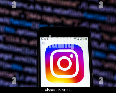 Kiew, Ukraine. 7 Dez, 2018. Instagram Logo auf dem Smartphone angezeigt. Quelle: Igor Golovniov/SOPA Images/ZUMA Draht/Alamy leben Nachrichten Stockfoto