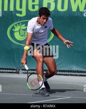 Plantation, Florida, USA. 08 Dez, 2018. Mateus Alves aus Brasilien, spielt in der BS 18 Halbfinale des 2018 Orange Bowl Junior International Tennis Meisterschaften gespielt an der Frank Veltri Tennis Center in Plantation, Florida, USA. Mario Houben/CSM/Alamy leben Nachrichten Stockfoto