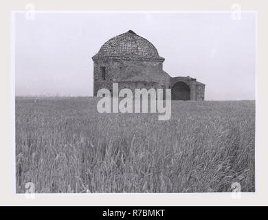 Lazio Roma Pratica di Mare Heroon di Enea, dies ist mein Italien, die italienische Land der Geschichte, Altertümer 4. Jahrhundert Backstein, polygonalen Struktur. Über 7 C. gebaut BC Tumulus, als das Grab des Aeneas. Stockfoto