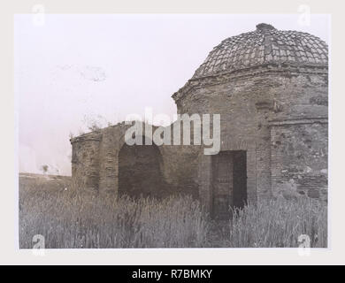 Lazio Roma Pratica di Mare Heroon di Enea, dies ist mein Italien, die italienische Land der Geschichte, Altertümer 4. Jahrhundert Backstein, polygonalen Struktur. Über 7 C. gebaut BC Tumulus, als das Grab des Aeneas. Stockfoto