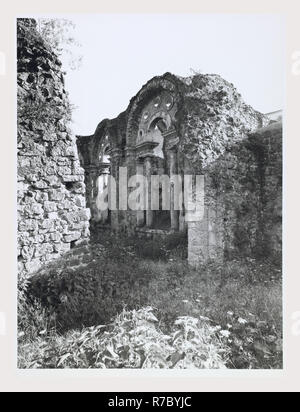 Lazio Roma Valmontone Nymphäum, das ist mein Italien, die italienische Land der visuellen Geschichte, Außenansichten von Säulen und Arkaden von einem Tempel in der Renaissance erbaut auf den Ruinen eines antiken römischen Nymphäum. Foto 1983 Die Website, die von Überschwemmungen und Erdbeben im 17. Jahrhundert beschädigt, ist praktisch in Ruinen. Stockfoto