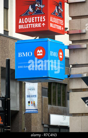 MONTREAL, KANADA - 4. OKTOBER 2018: Bank von Montreal Zweig und Logo. Bank von Montreal - BMO, ist eine kanadische multinationale Investitionsbank und financi Stockfoto