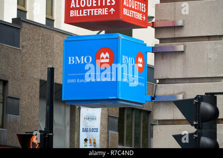 MONTREAL, KANADA - 4. OKTOBER 2018: Bank von Montreal Zweig und Logo. Bank von Montreal - BMO, ist eine kanadische multinationale Investitionsbank und financi Stockfoto