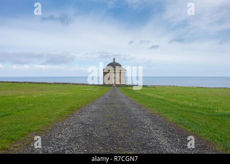 Mussenden Temple, in der wunderschönen Umgebung von Downhill Demesne in der Nähe von Castlerock in der Grafschaft Londonderry, Nordirland entfernt Stockfoto