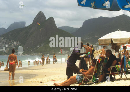 Rio de Janeiro, Brasilien. November 17, 2018. Strand von Ipanema auf der sonnigen Sommertag. Stockfoto