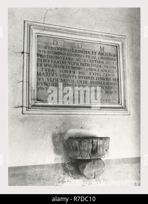 Lazio Roma Vicovaro S. Maria delle Grazie, das ist mein Italien, die italienische Land der Geschichte, mittelalterliche Architektur, Skulptur, Malerei. Die Kirche, in der Nähe der Friedhof befindet, ist in einem desolaten Zustand. Auf den Innenraum, ein Fragment von einem Fresko der Kreuzigung bleibt, sowie Stuck Ornamenten über dem Hauptaltar, und ein paar Bilder von Heiligen entlang der Wände. Eigentümer S. Maria delle Grazie Stockfoto