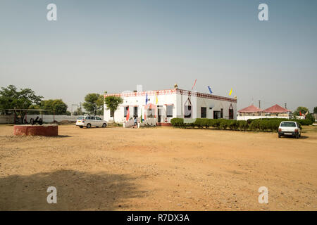 Eine typische Luxushotels stop over Dhaba bei internationalen Touristen gezielt auf dem Weg nach Sawai Madhopur von Jaipur Stockfoto