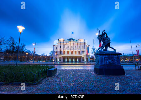 Stora teatern Göteborg Schweden während der Blauen Stunde glühende mit Beleuchtung Stockfoto