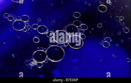 Mit ihren eigenen Händen. Stockfoto