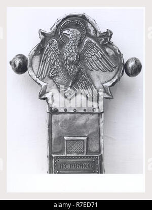 Abruzzen Pescara Castel Castagna S.Maria di Ronzano, dies ist mein Italien, die italienische Land der visuellen Geschichte, mittelalterliche Architektur, architektonische Skulptur des 12. Jahrhunderts Fresken aus dem 12. Jahrhundert Taufbecken Objekte in Treasury? Vortragekreuz, reliquiar Schreine, silber Platte, hölzerne Statue der Jungfrau mit dem Kind nach der mittelalterlichen Skulptur des 13. Jahrhunderts, neu lackiert 17.Jh. Skulptur Fragmente Osterkerze, Fresken des Alten und Neuen Testaments Szenen einschließlich der Patriarchen und Christus in einer Mandorla. Stockfoto
