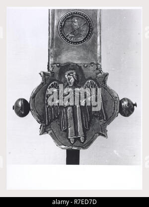 Abruzzen Pescara Castel Castagna S.Maria di Ronzano, dies ist mein Italien, die italienische Land der visuellen Geschichte, mittelalterliche Architektur, architektonische Skulptur des 12. Jahrhunderts Fresken aus dem 12. Jahrhundert Taufbecken Objekte in Treasury? Vortragekreuz, reliquiar Schreine, silber Platte, hölzerne Statue der Jungfrau mit dem Kind nach der mittelalterlichen Skulptur des 13. Jahrhunderts, neu lackiert 17.Jh. Skulptur Fragmente Osterkerze, Fresken des Alten und Neuen Testaments Szenen einschließlich der Patriarchen und Christus in einer Mandorla. Stockfoto