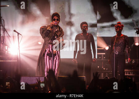 Dänemark, Kopenhagen. 8. Dez 2018. Der amerikanische Sänger und Songwriter Lauryn Hill führt ein Live Konzert bei Black Box Forum in Kopenhagen. (Foto: Gonzales Foto - Thomas Rasmussen). Credit: Gonzales Foto/Alamy leben Nachrichten Stockfoto