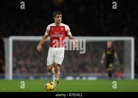 London, Großbritannien. 8. Dez 2018. Sokratis Papastathopoulos von Arsenal Arsenal v Huddersfield Town, Premier League, Emirates Stadium, London (Holloway) - 8. Dezember 2018 Editorial nur verwenden - DataCo Einschränkungen gelten Credit: Spieltag Bilder begrenzt/Alamy Live NewsEditorial nur verwenden, eine Lizenz für die gewerbliche Nutzung erforderlich. Keine Verwendung in Wetten, Kredit: Spieltag Bilder begrenzt/Alamy leben Nachrichten Stockfoto