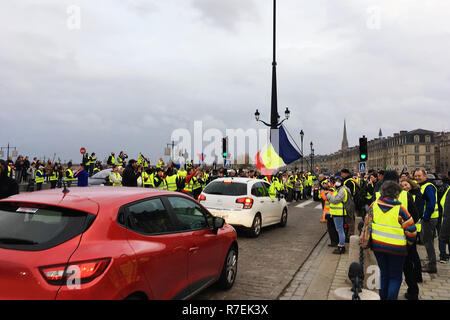 Bordeaux, Frankreich 8. Dez 2018. : Gelbe weste Proteste gegen die Erhöhung der Steuern auf Benzin und Diesel eingeführt, Regierung von Frankreich Credit: sportpoint/Alamy leben Nachrichten Stockfoto