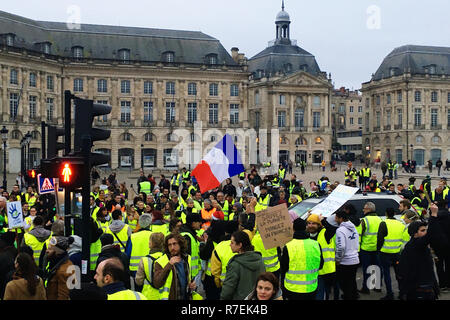 Bordeaux, Frankreich 8. Dez 2018. : Gelbe weste Proteste gegen die Erhöhung der Steuern auf Benzin und Diesel eingeführt, Regierung von Frankreich Credit: sportpoint/Alamy leben Nachrichten Stockfoto