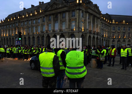 Bordeaux, Frankreich 8. Dez 2018. : Gelbe weste Proteste gegen die Erhöhung der Steuern auf Benzin und Diesel eingeführt, Regierung von Frankreich Credit: sportpoint/Alamy leben Nachrichten Stockfoto